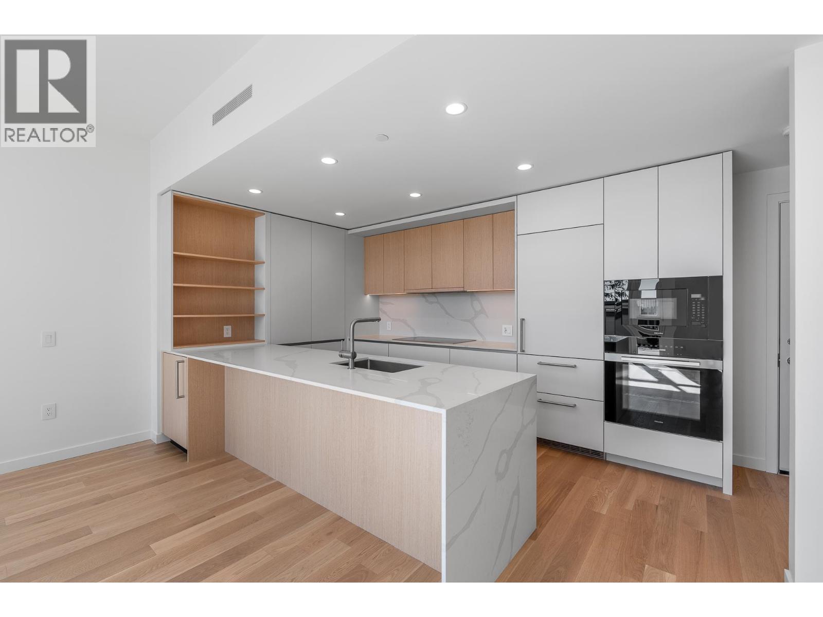 209 3963 UPLANDS WAY, West Vancouver