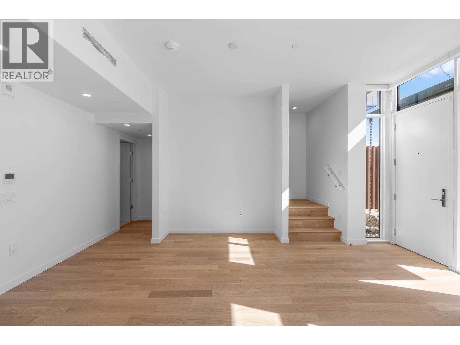 209 3963 UPLANDS WAY, West Vancouver