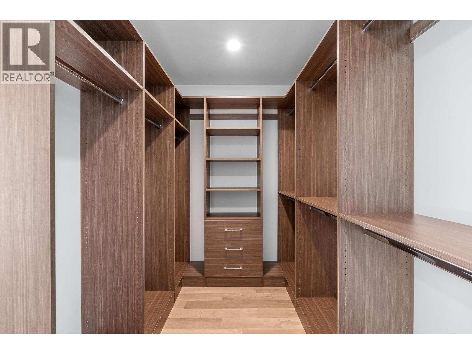 209 3963 UPLANDS WAY, West Vancouver