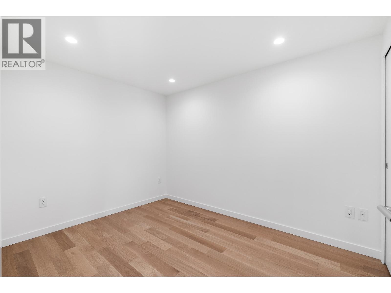 209 3963 UPLANDS WAY, West Vancouver