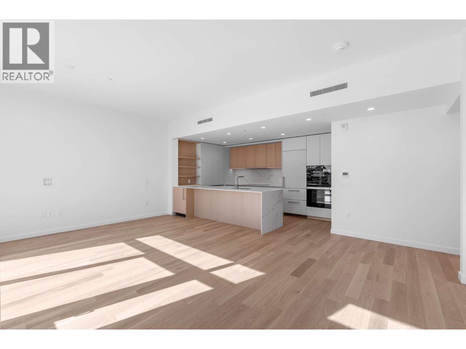 209 3963 UPLANDS WAY, West Vancouver