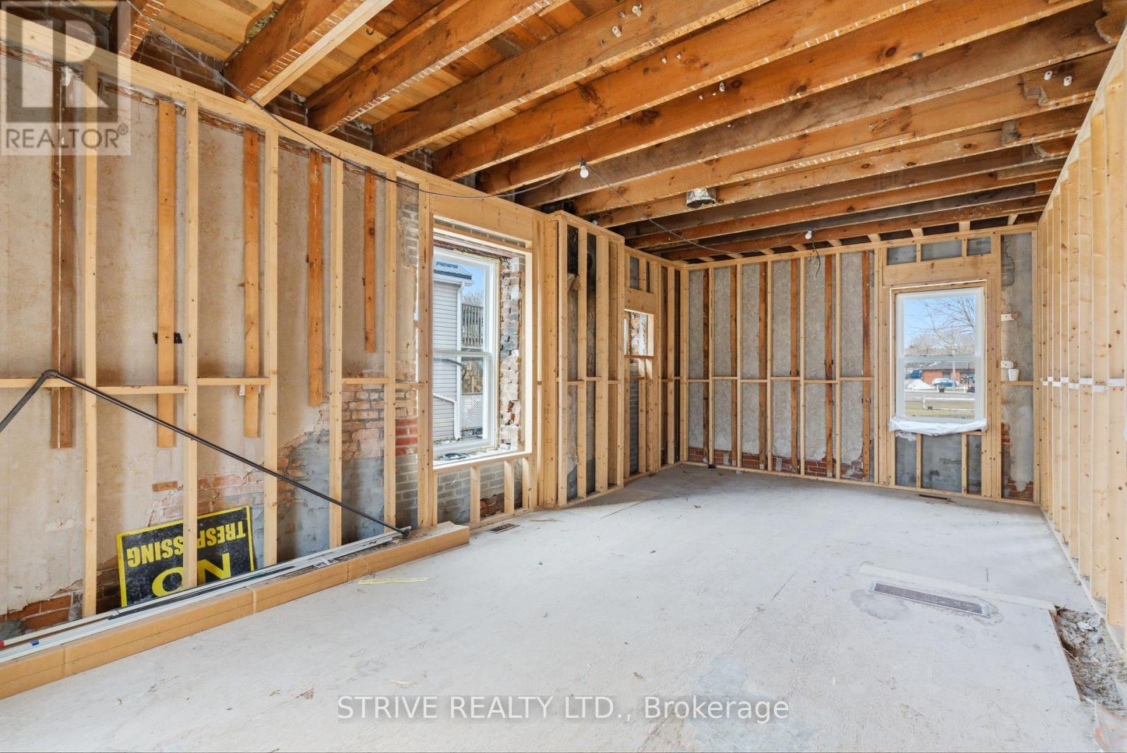 20 KING STREET E - 24