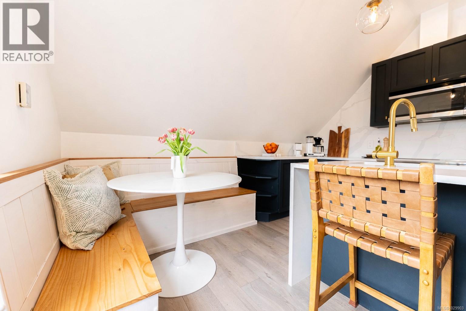 #4 1035 OLIPHANT AVE - 11