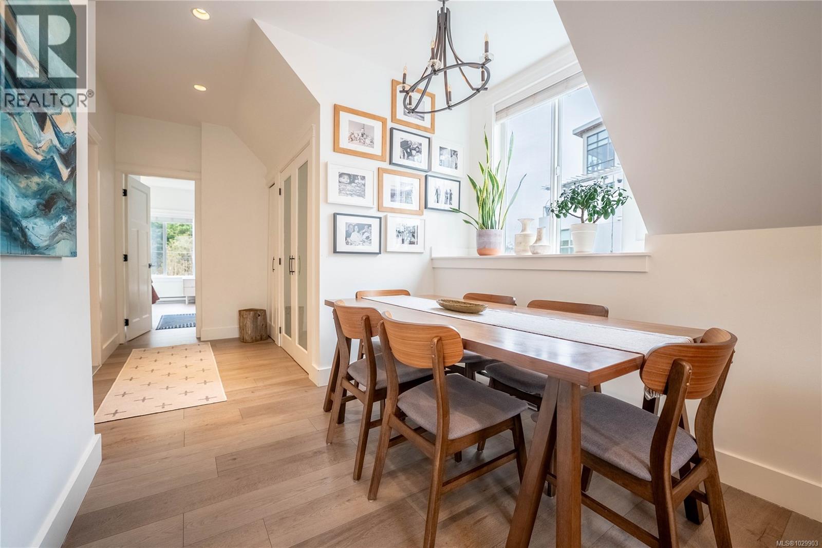 #4 1035 OLIPHANT AVE - 8