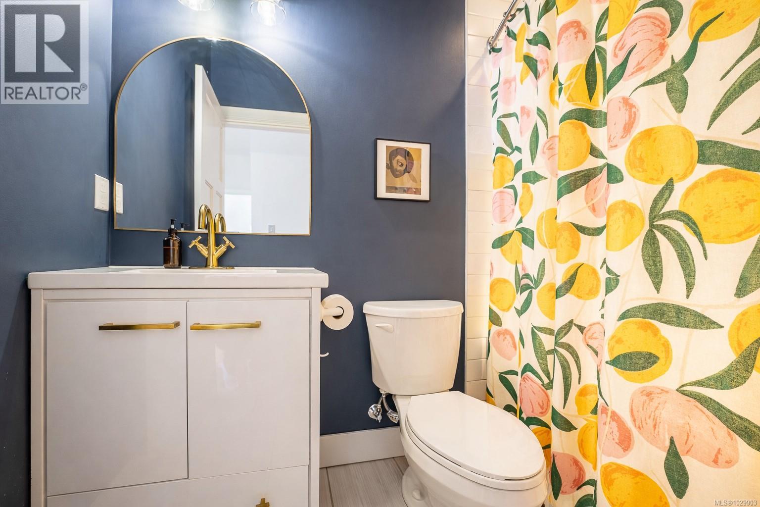 #4 1035 OLIPHANT AVE - 20