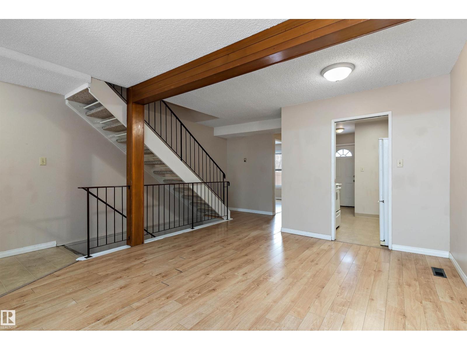 10405 24 AV NW NW - 2