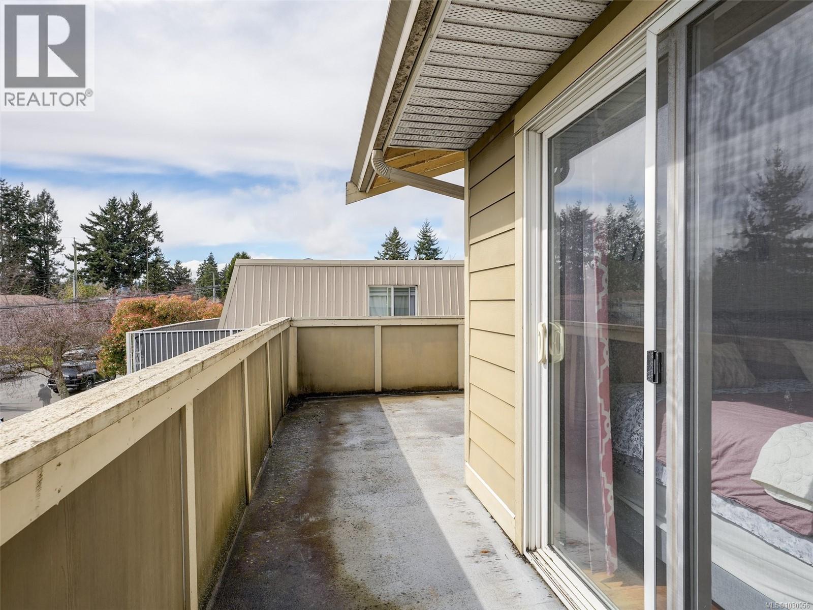 2035 MELVILLE DR - 19