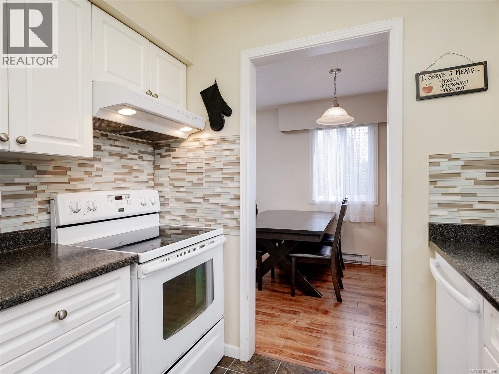 2035 MELVILLE DR - 9