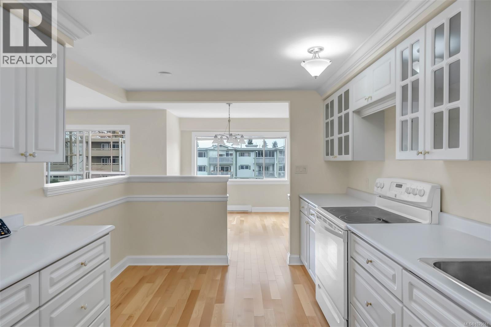 #405 420 LINDEN AVE - 10