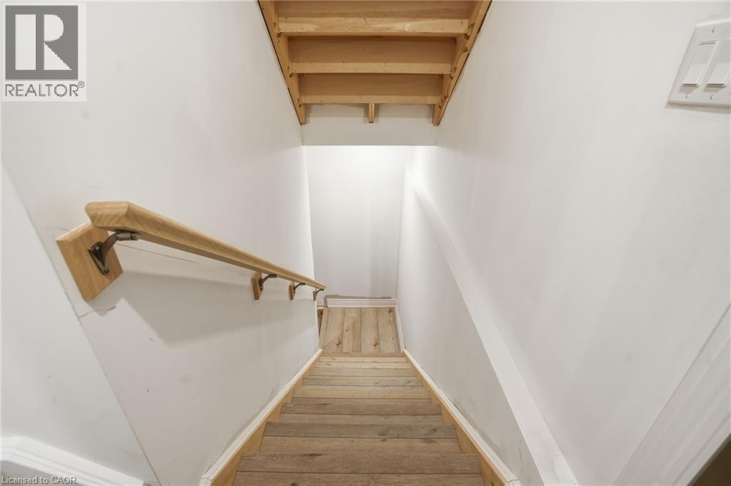 121 MOFFATT Street - 28