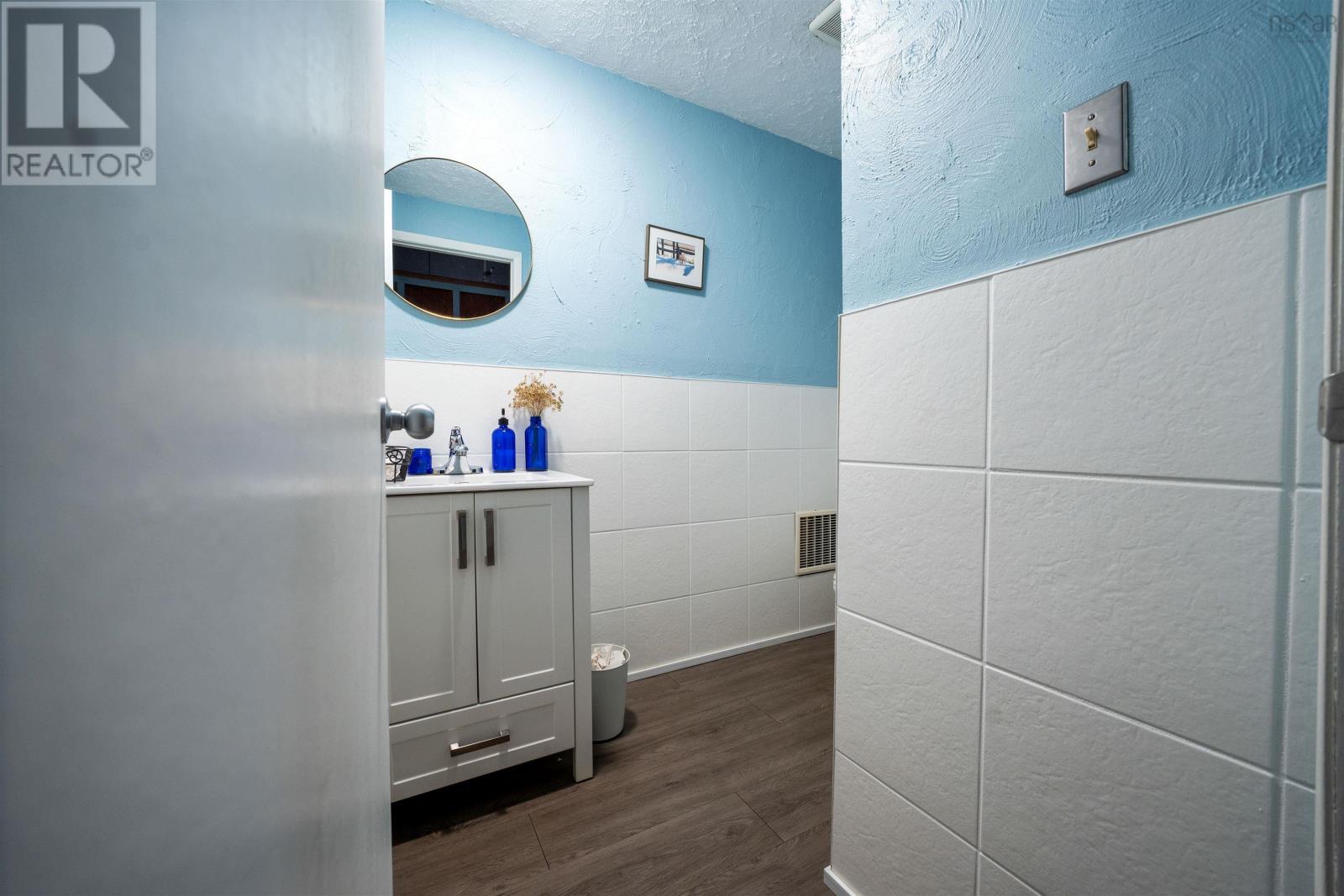 Property 1 of 49 of 216 Archimedes Street