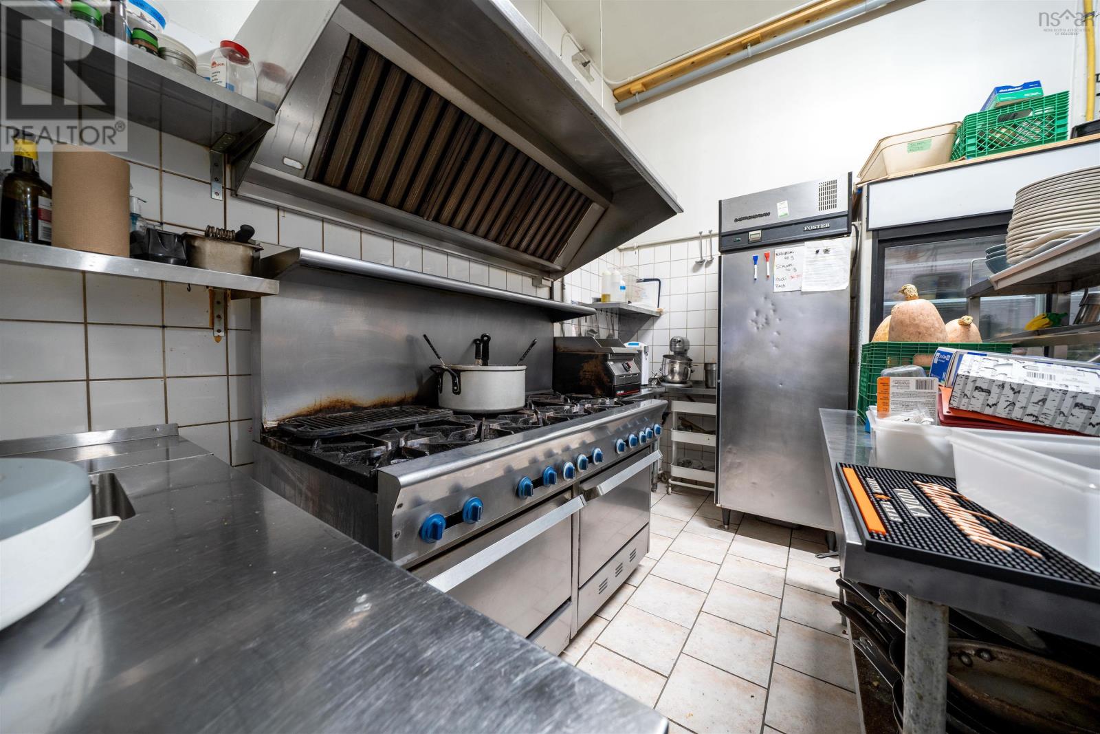 Property 22 of 49 of 216 Archimedes Street