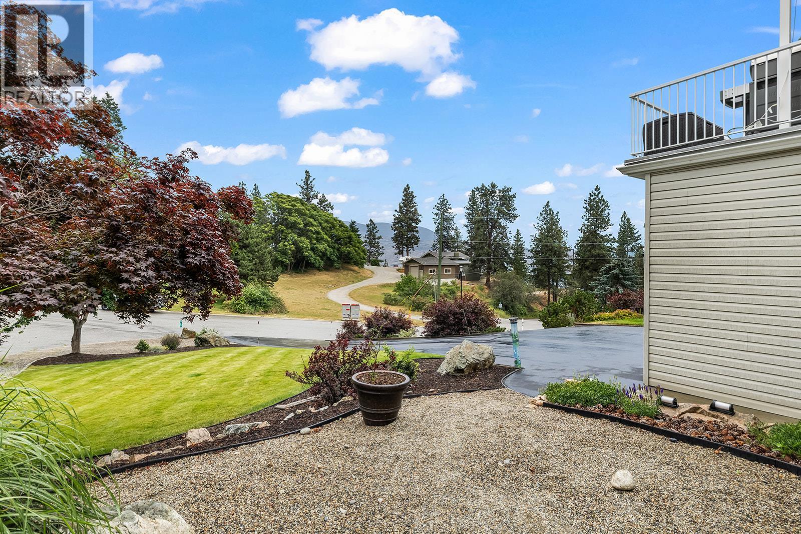 5827 VICTORIA STREET - 6