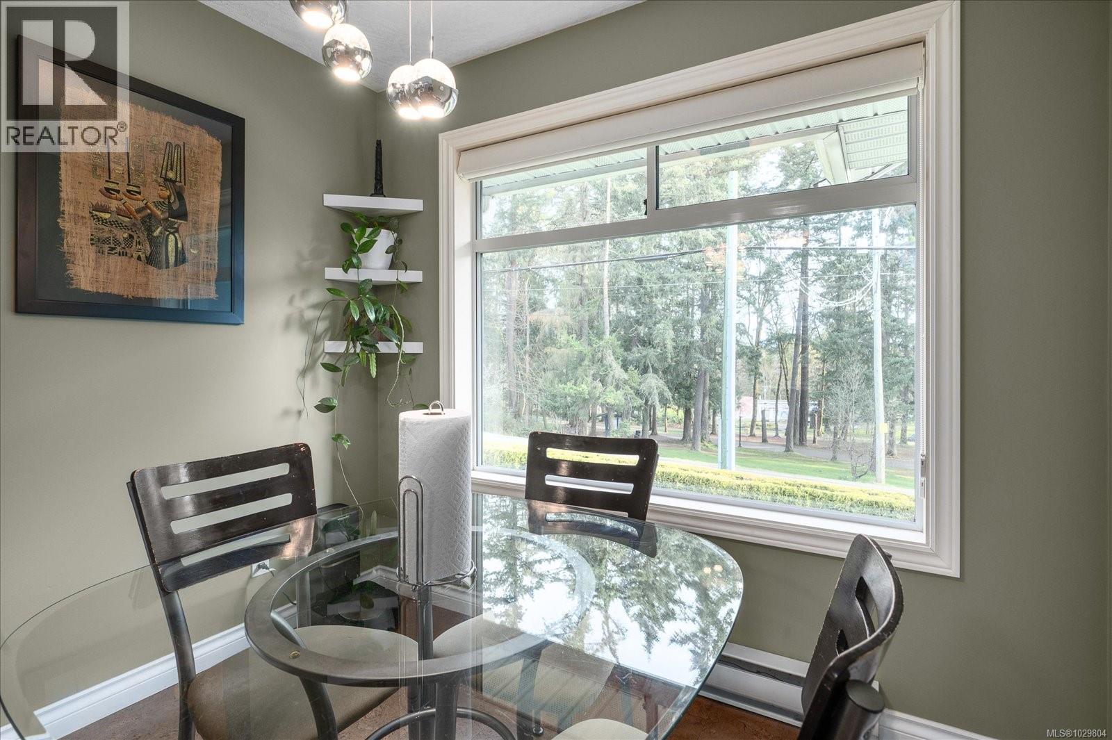 #202 2 DORIC AVE - 10