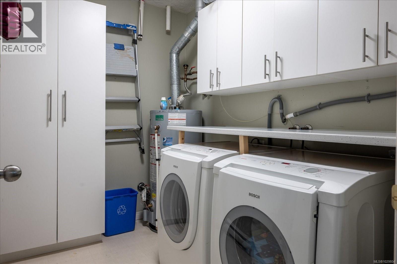 #202 2 DORIC AVE - 23