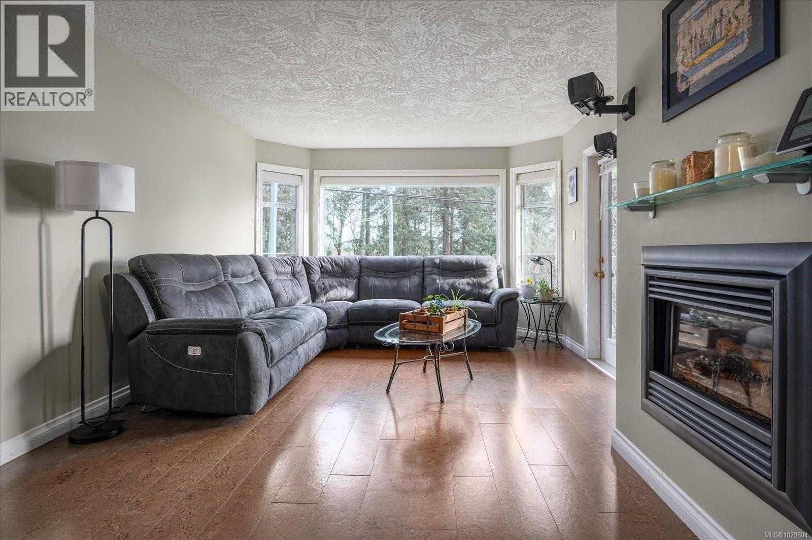 #202 2 Doric Ave - 4