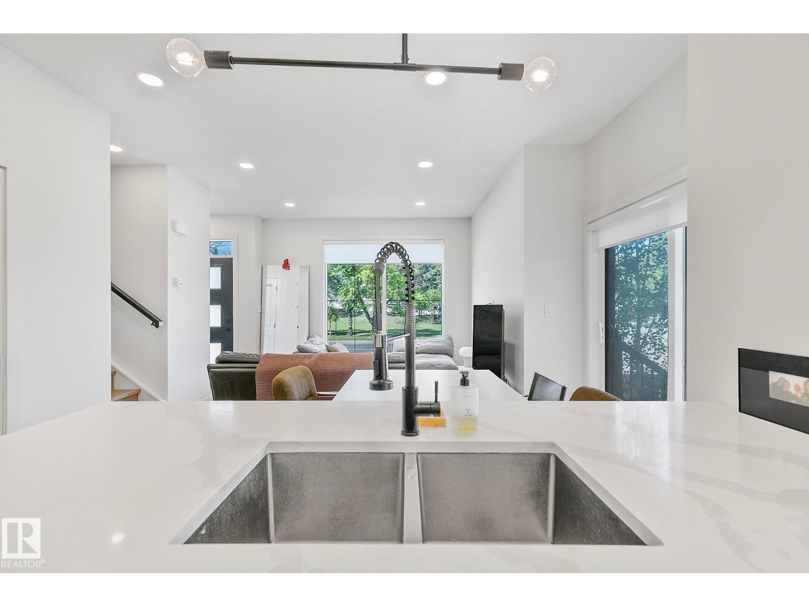 10363 149 ST NW - 19