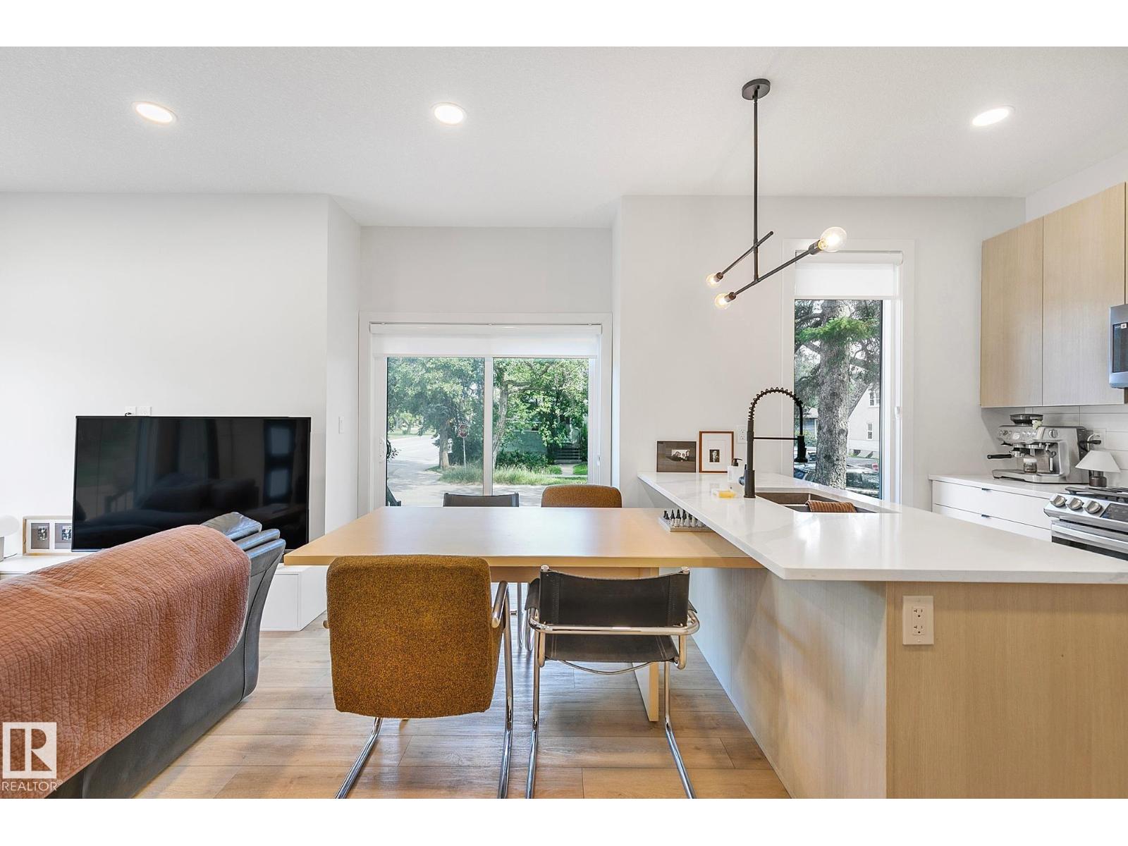 10363 149 ST NW - 23