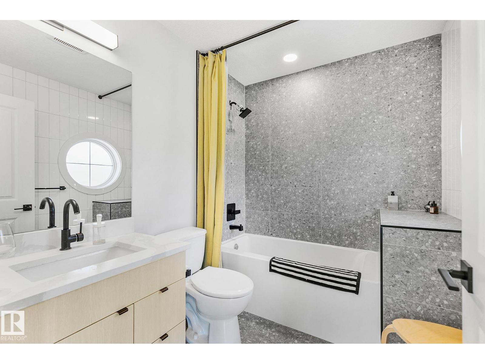 10363 149 ST NW - 29