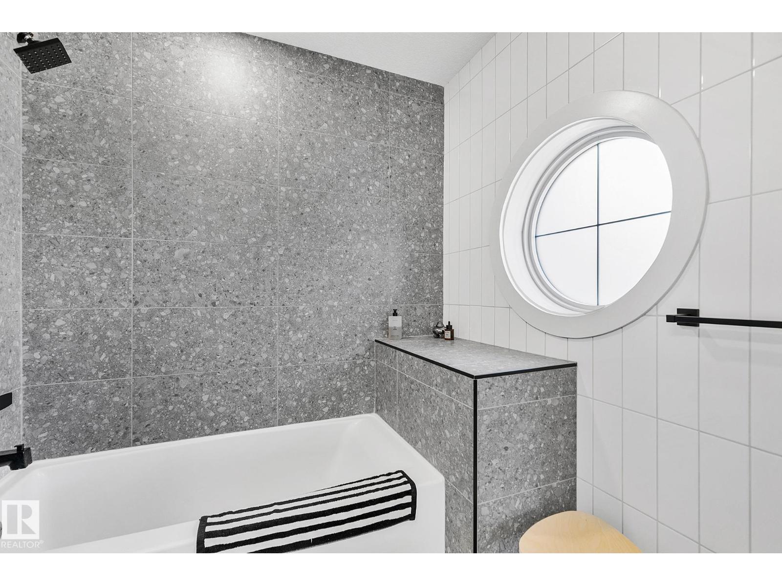 10363 149 ST NW - 31