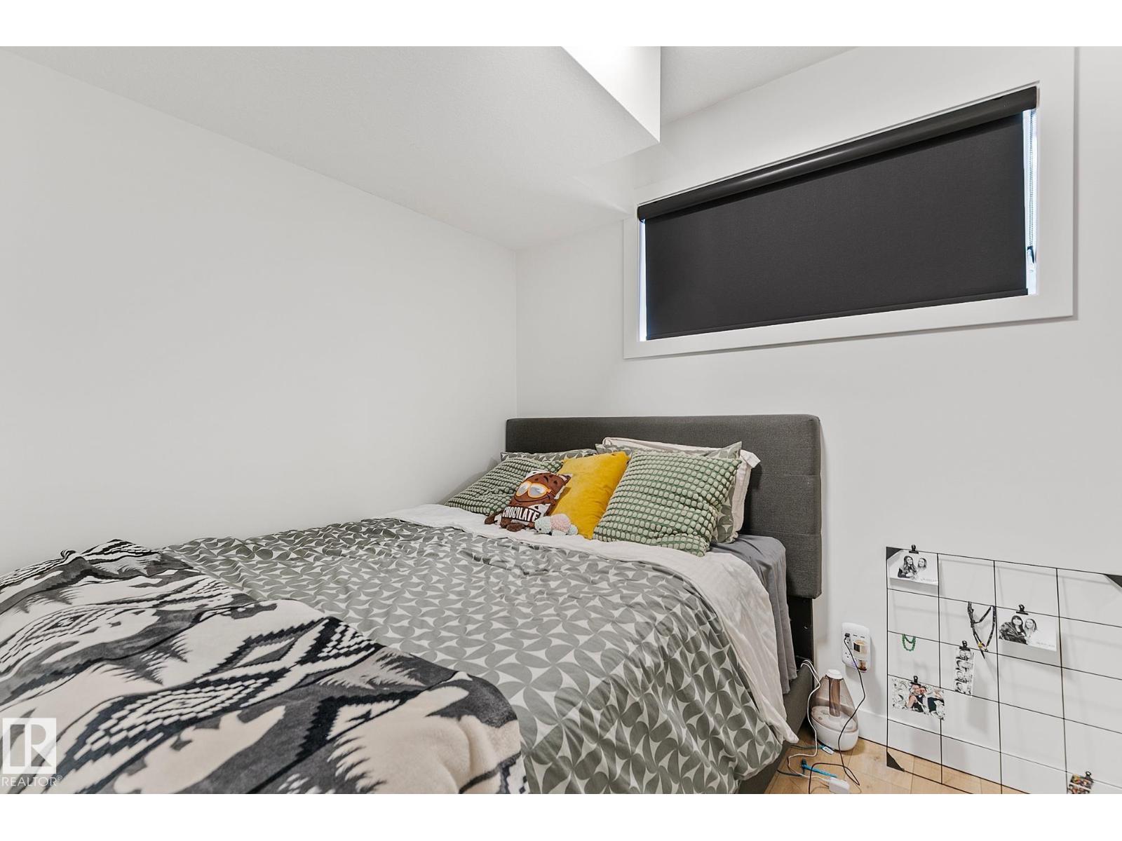 10363 149 ST NW - 47