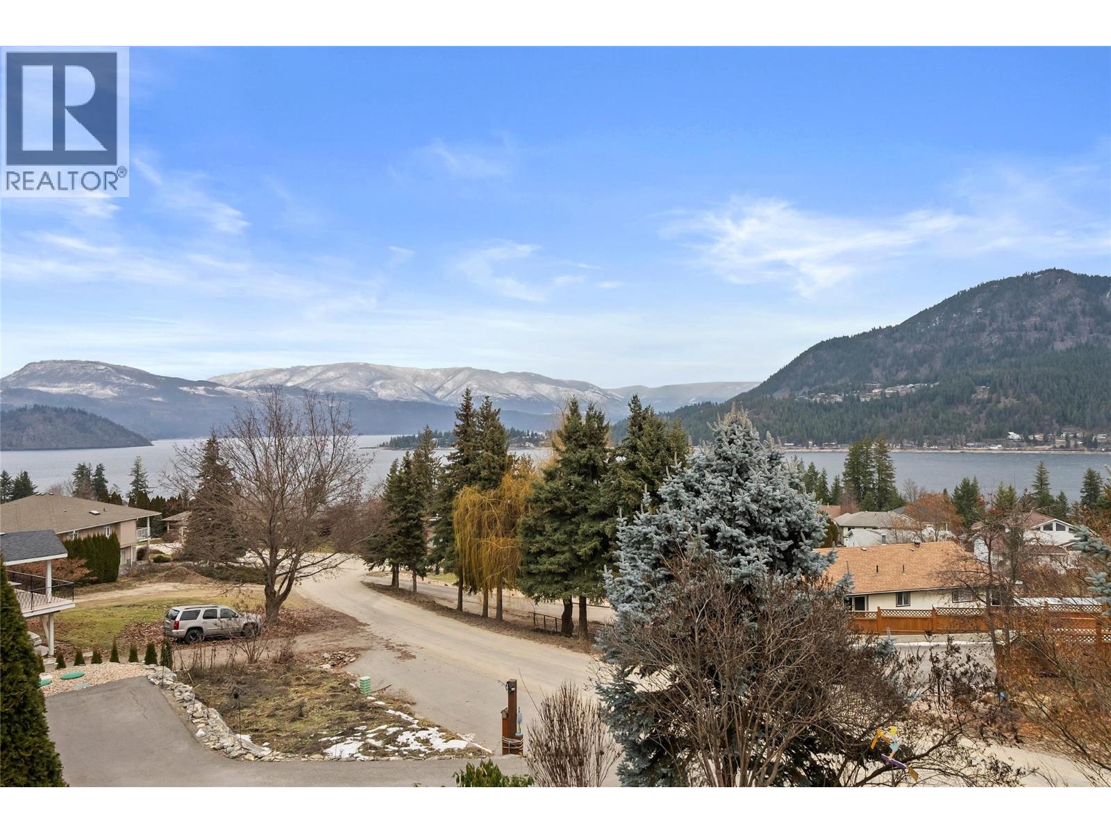 2822 Juniper Crescent - 3