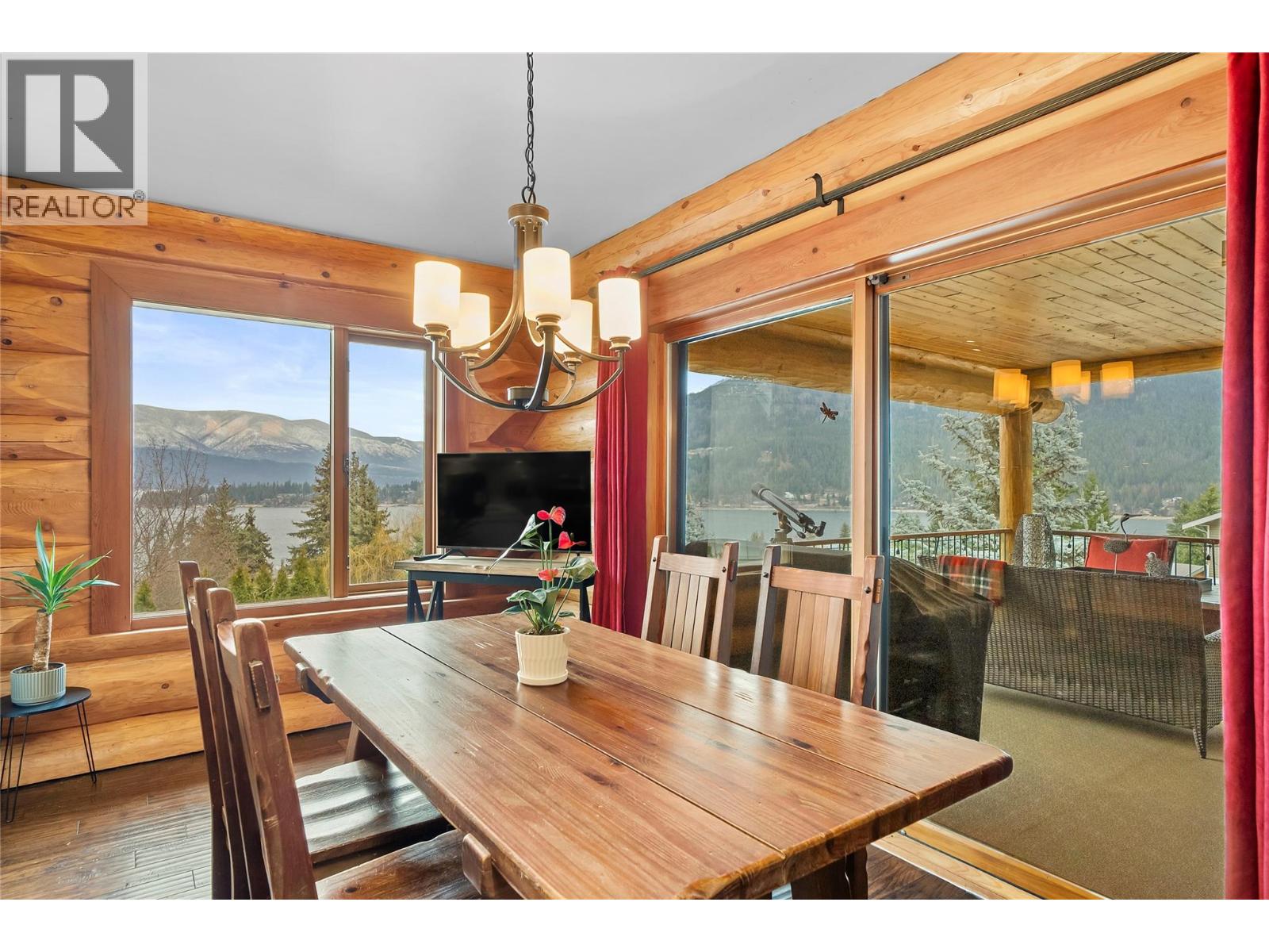 2822 Juniper Crescent - 24