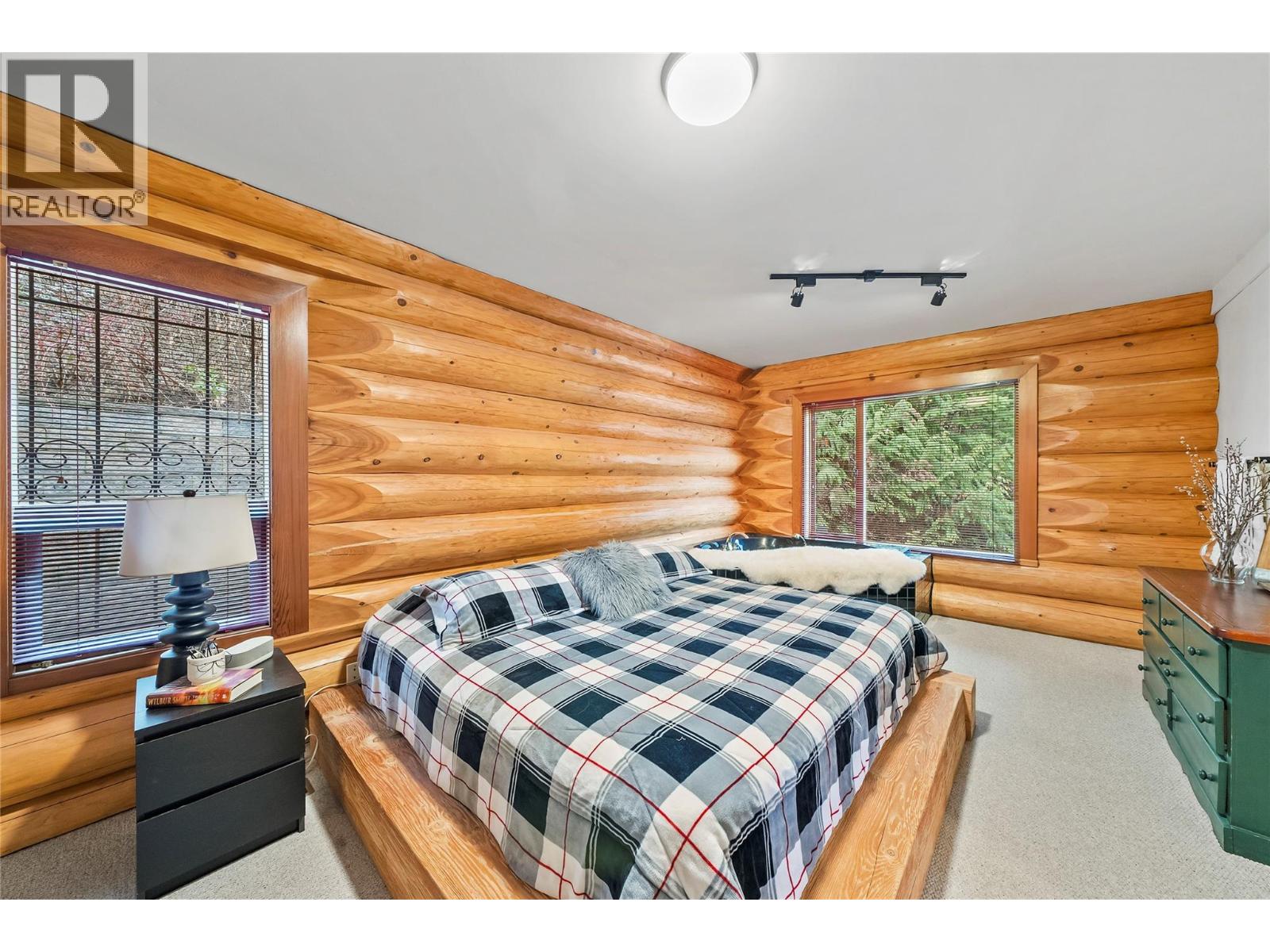 2822 Juniper Crescent - 26