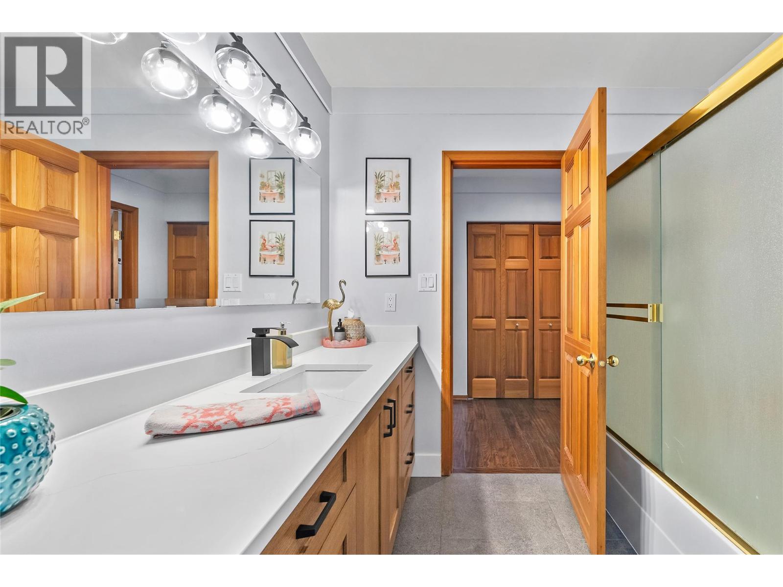 2822 Juniper Crescent - 31