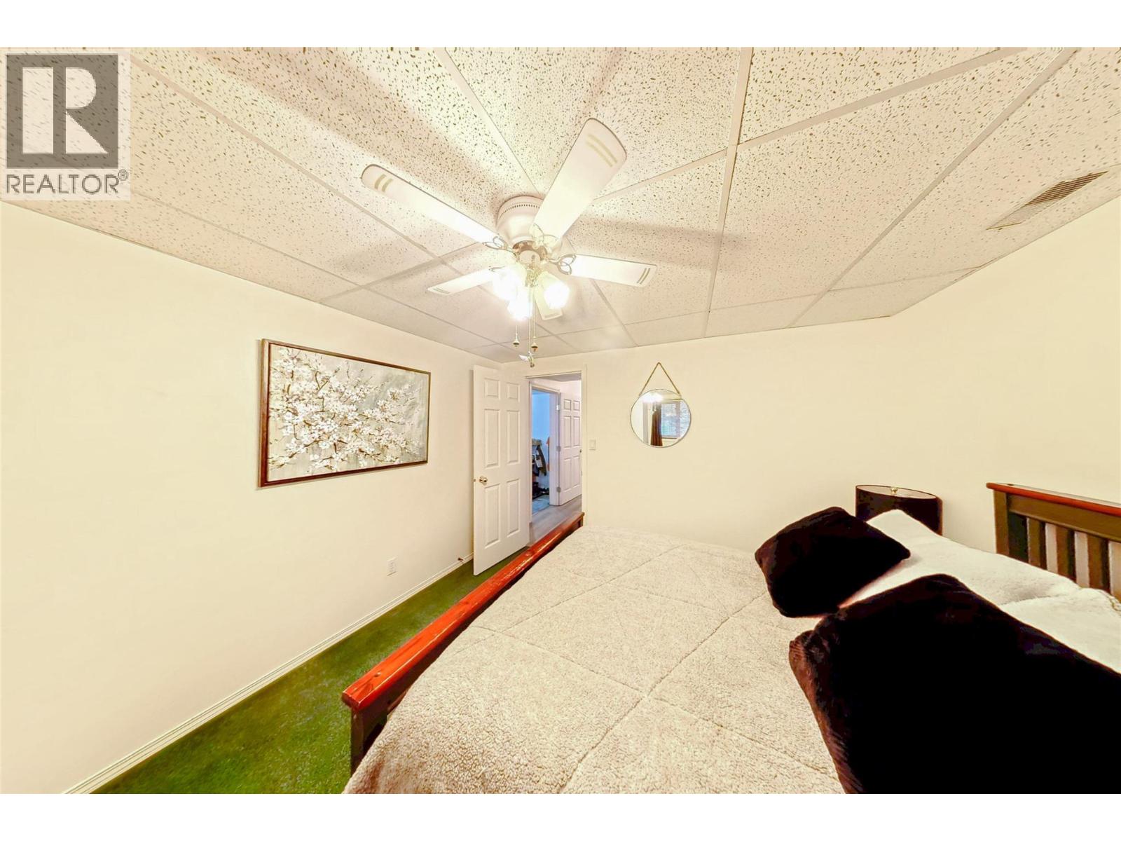 2822 Juniper Crescent - 40