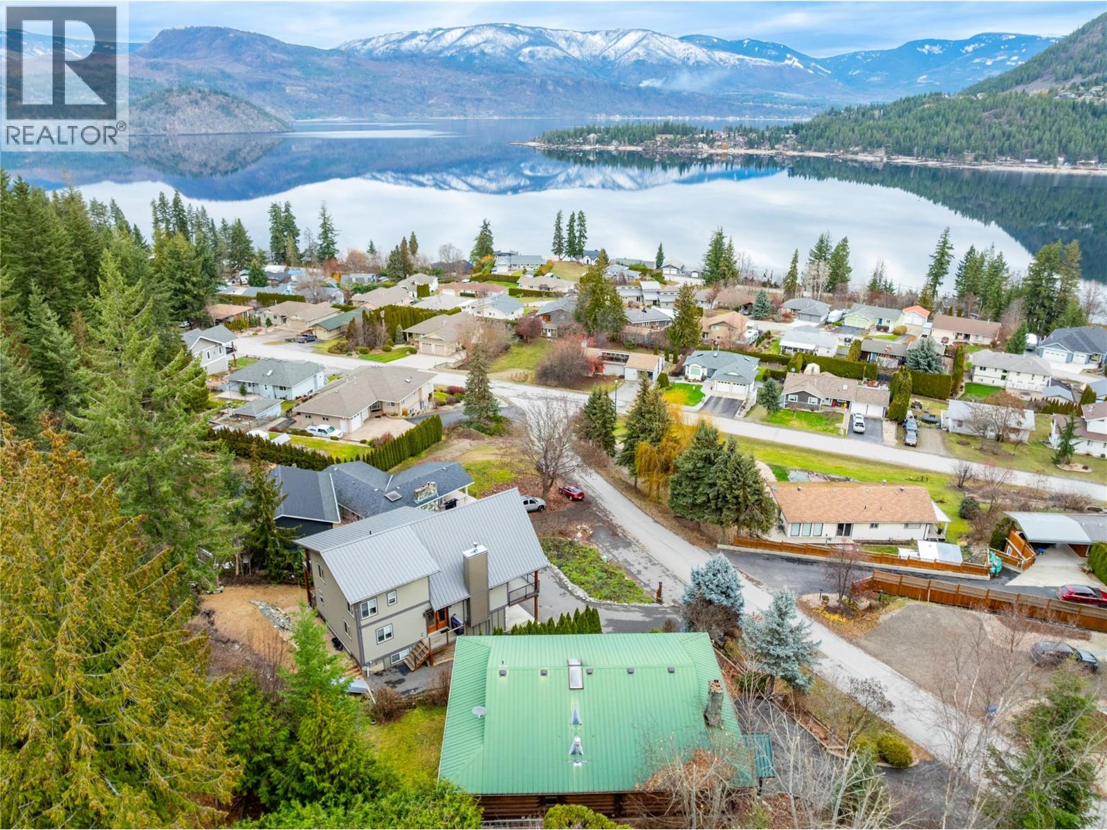 2822 Juniper Crescent - 4
