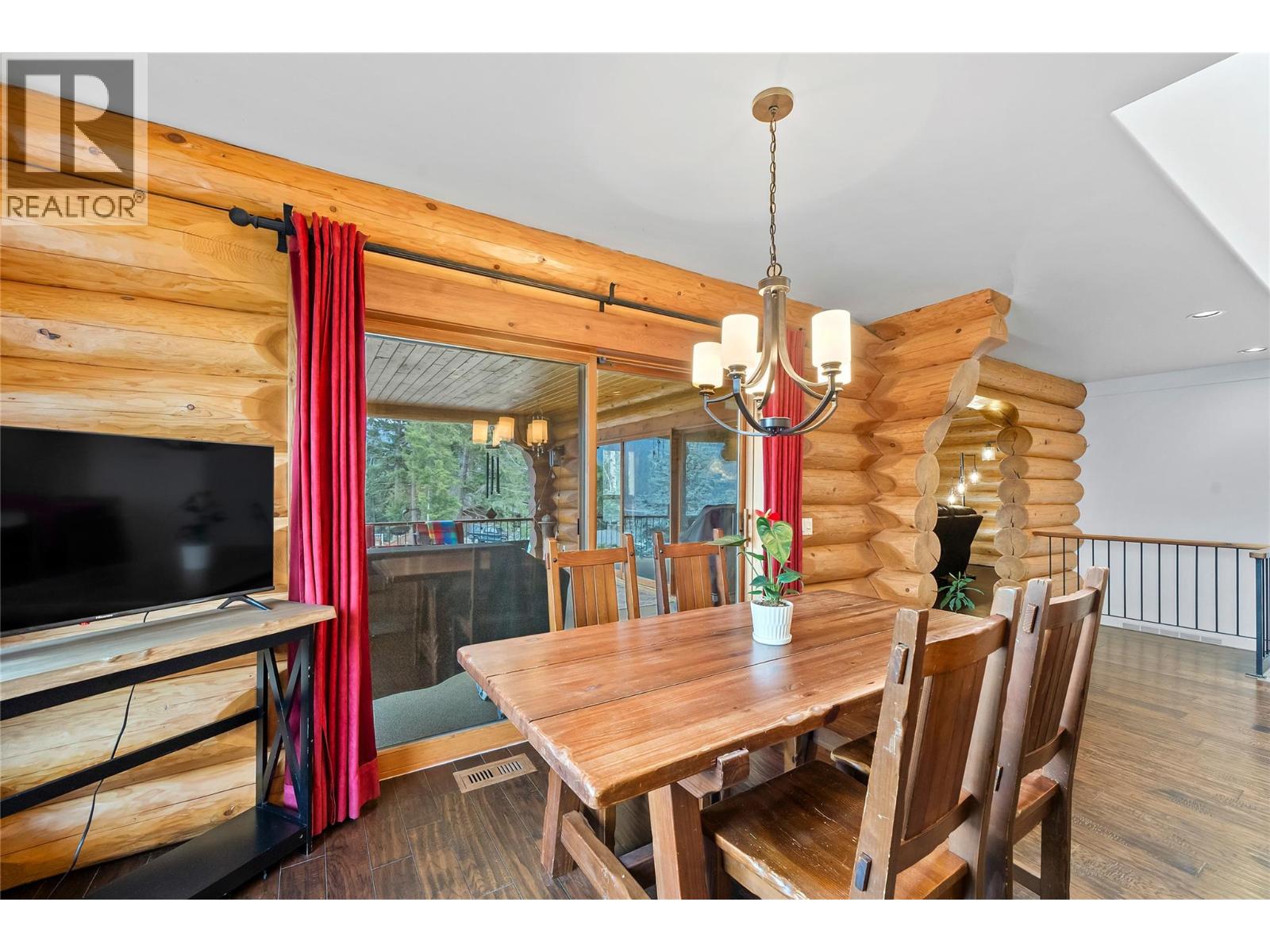 2822 Juniper Crescent - 23