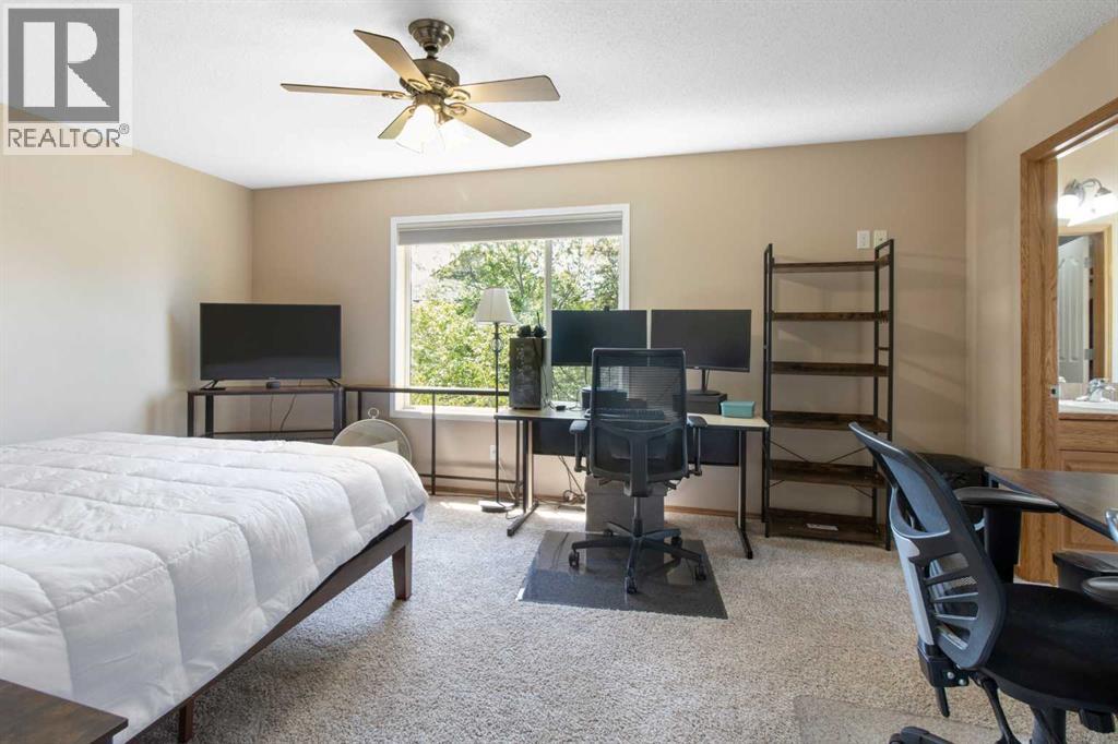 Single Family House for Sale in  Everwillow Close SW Evergreen Calgary 