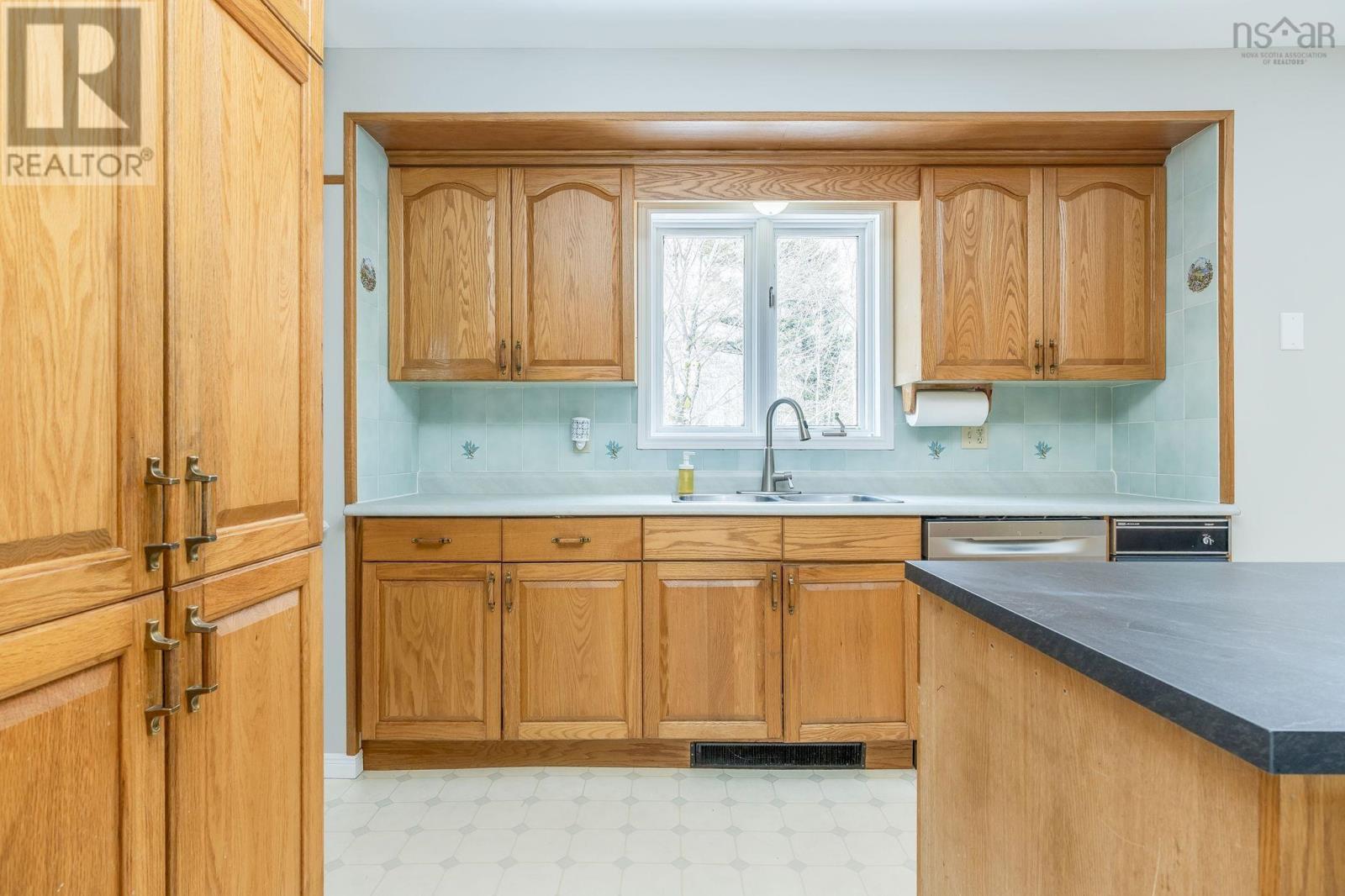 Property 1 of 45 of 23 Kuluna Court