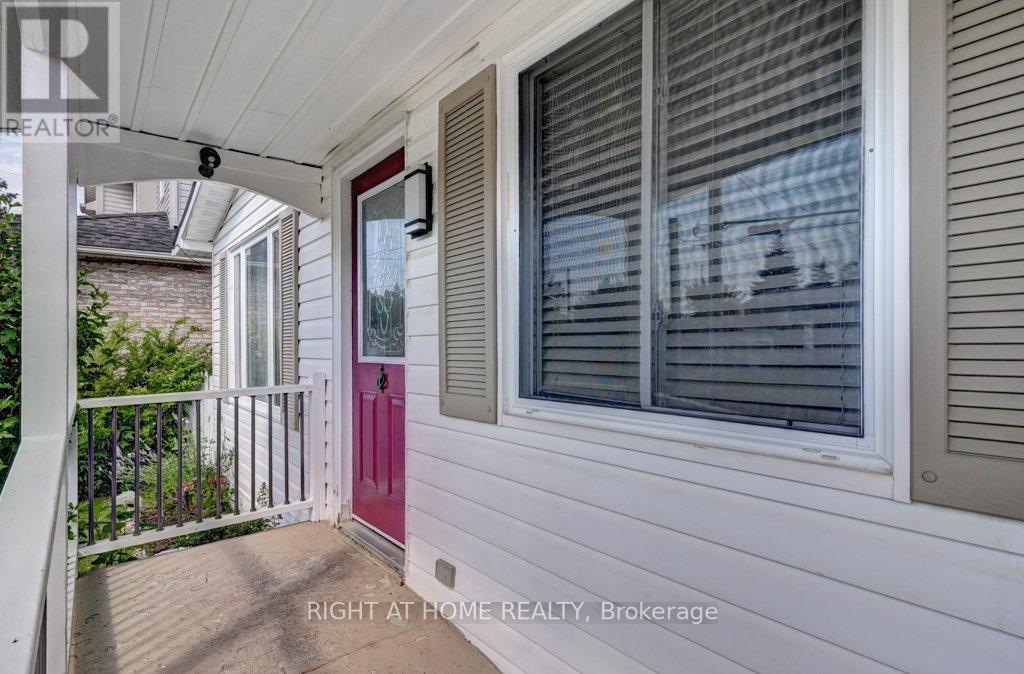 6 FERNDALE AVENUE - 2