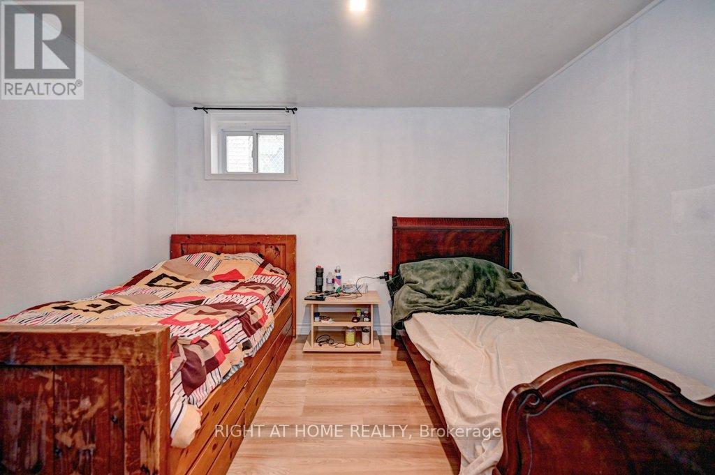 6 FERNDALE AVENUE - 27