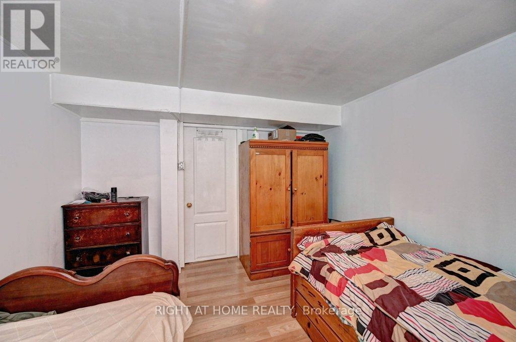 6 FERNDALE AVENUE - 28