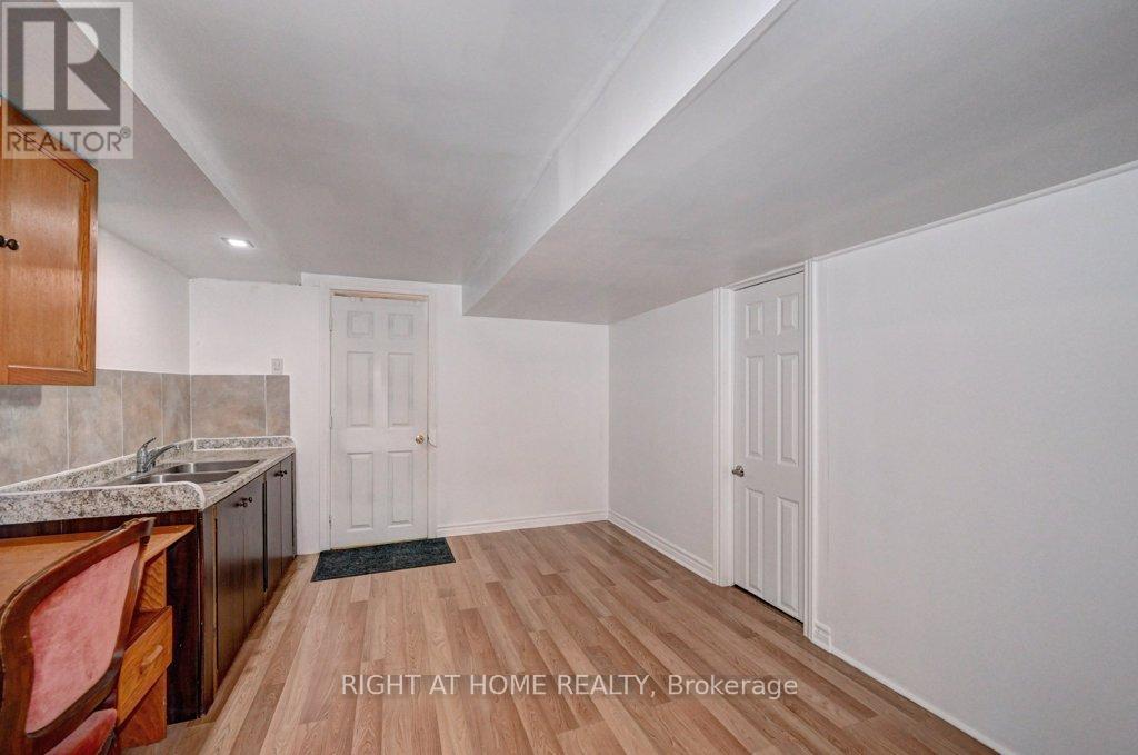 6 FERNDALE AVENUE - 36
