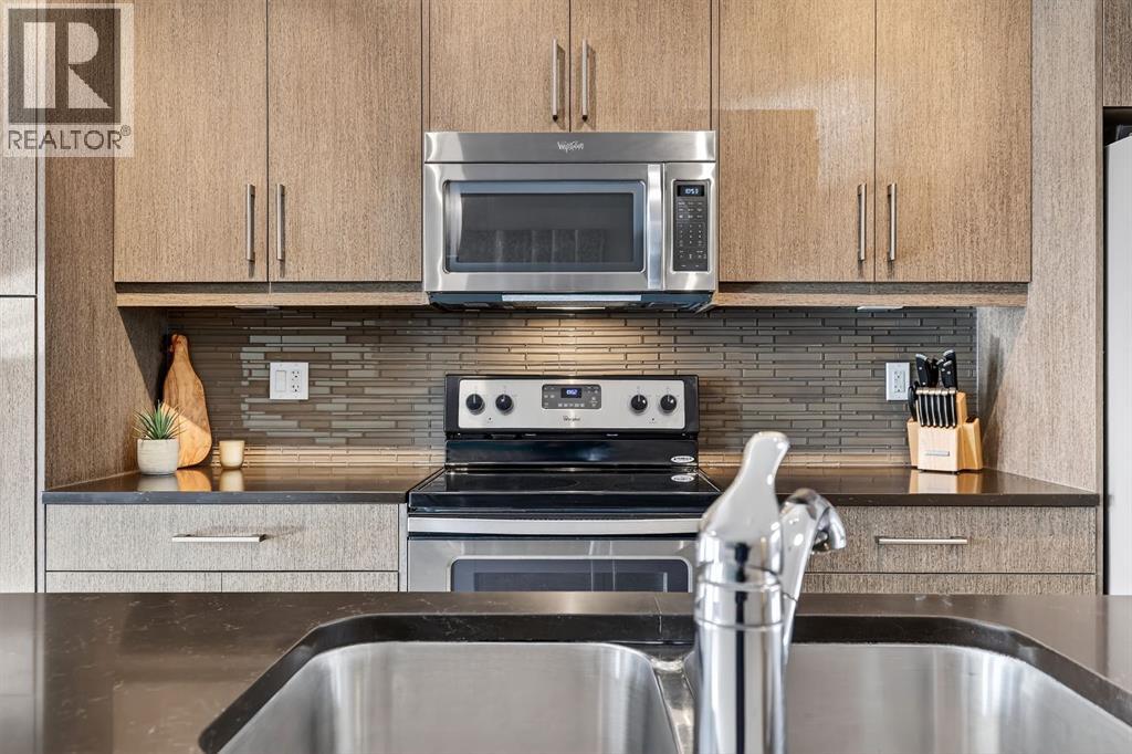 330 Marquis Lane SE, Calgary, Alberta