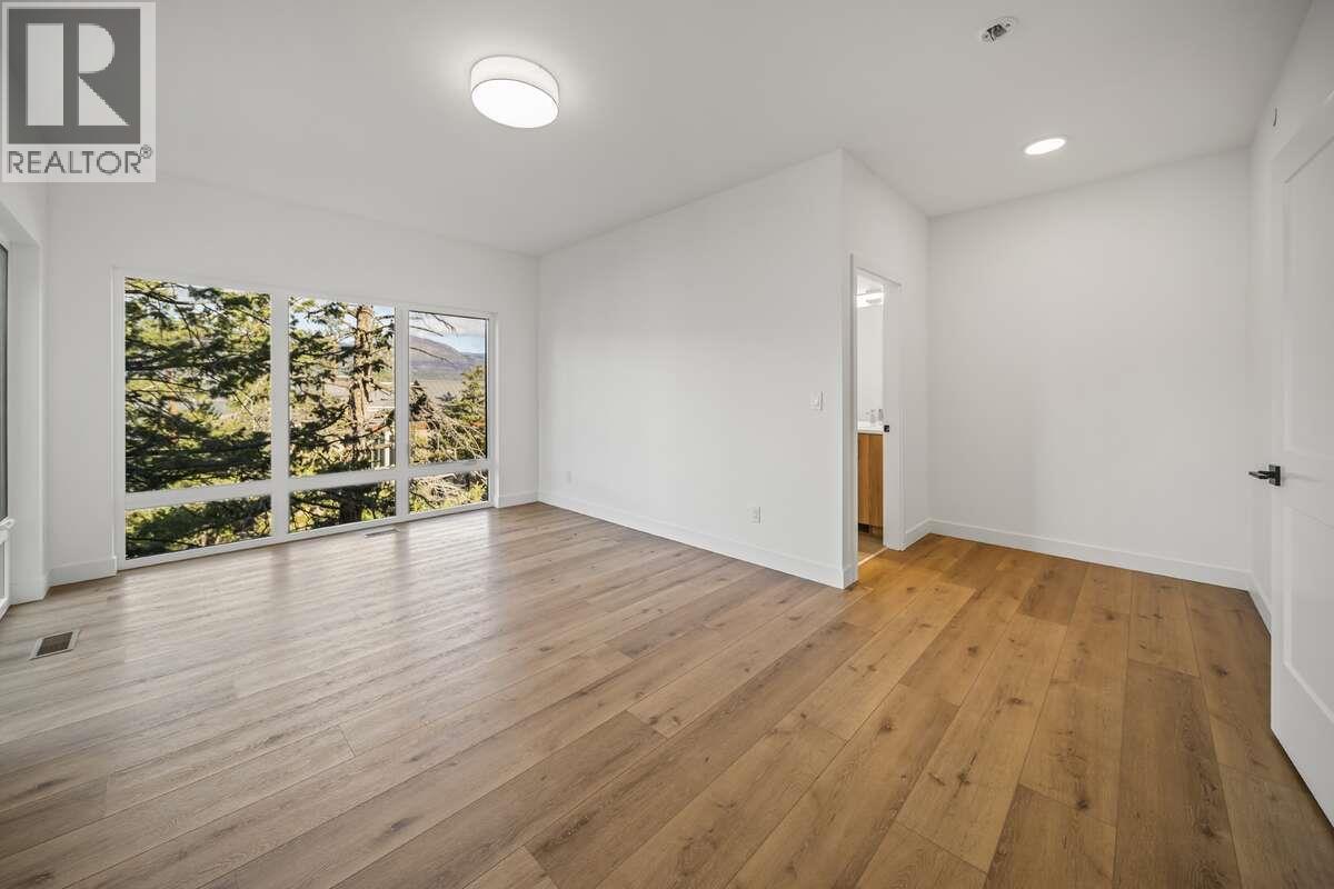 9845 East Side Road Unit# 165, Vernon