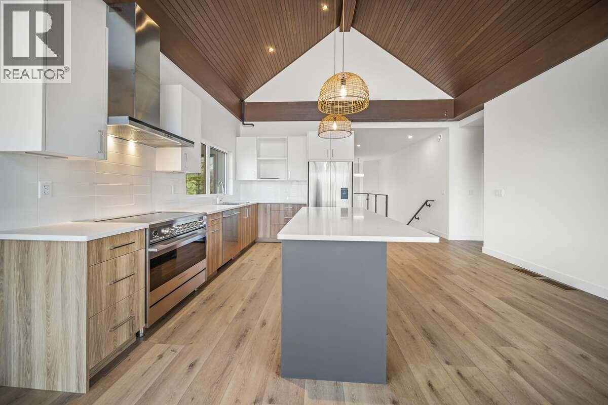 9845 East Side Road Unit# 165, Vernon