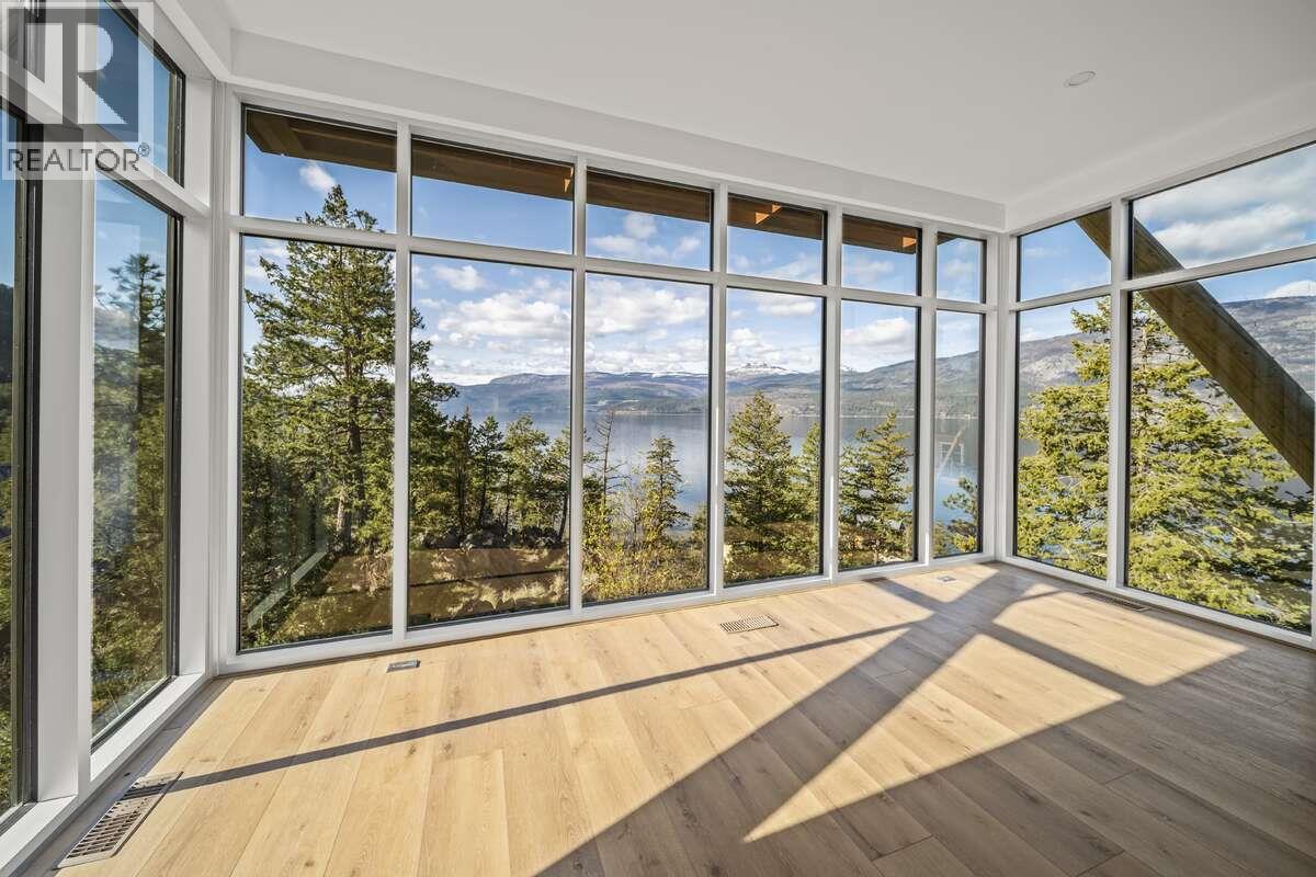 9845 East Side Road Unit# 165, Vernon