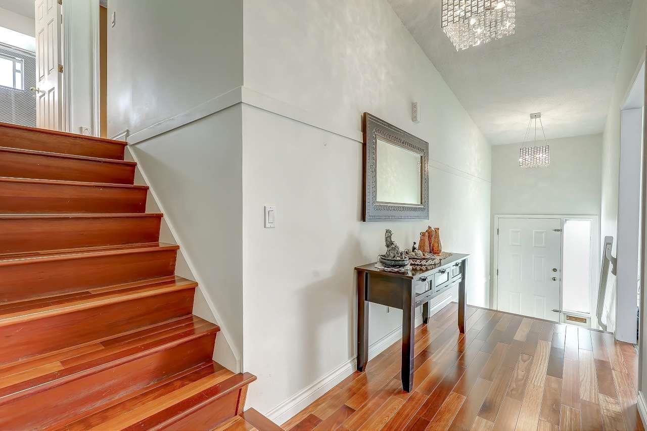 15481 92A Avenue - photo 2