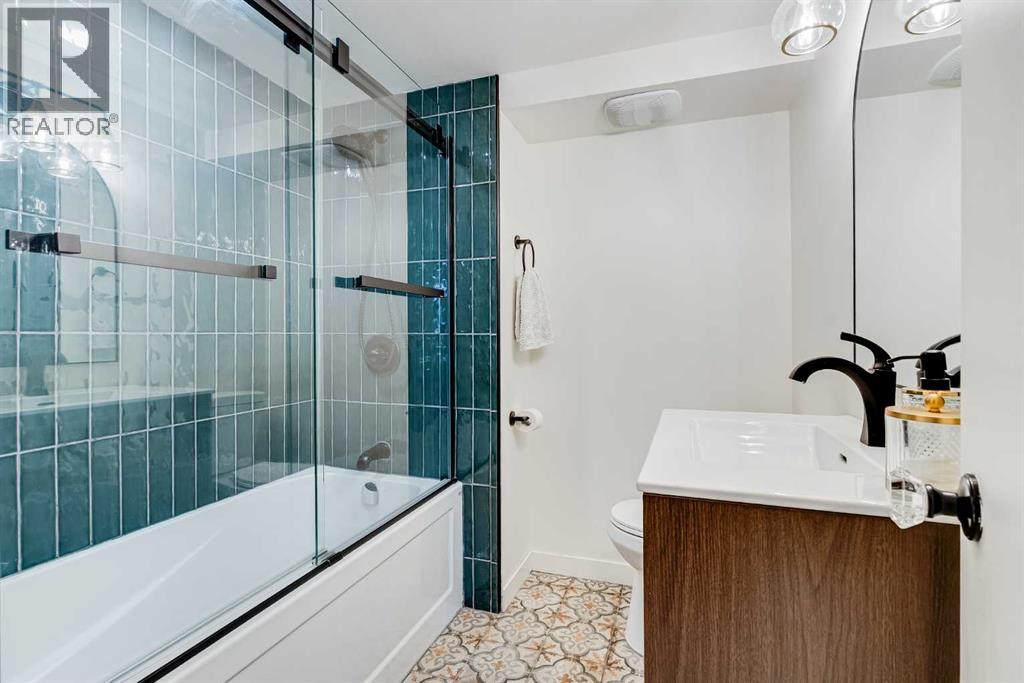 120 Oaktree Lane SW, Calgary, Alberta