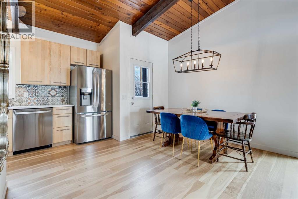 Single Family House Bi-level for Sale in  Oaktree Lane SW Oakridge Calgary 