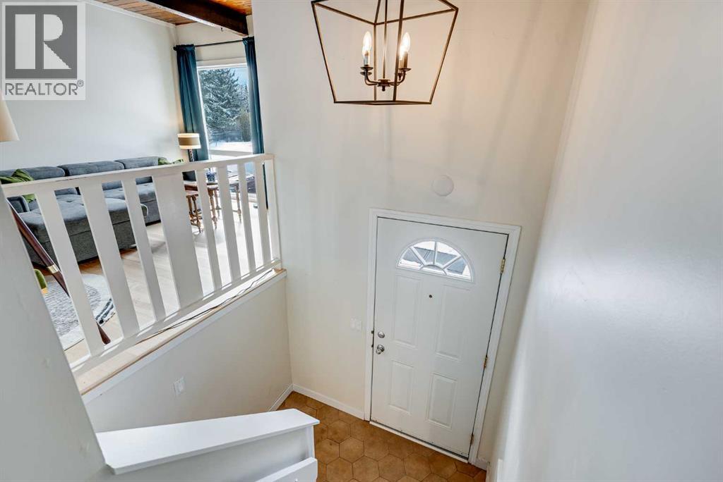 Single Family House Bi-level for Sale in  Oaktree Lane SW Oakridge Calgary 