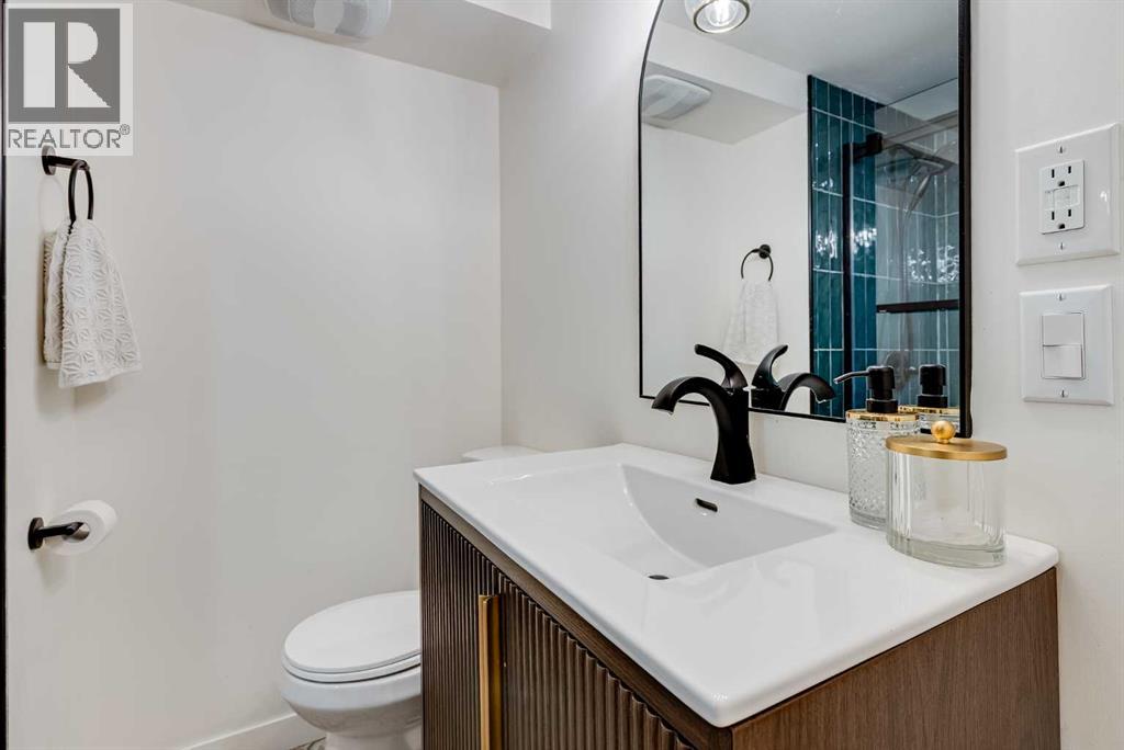 Single Family House Bi-level for Sale in  Oaktree Lane SW Oakridge Calgary 