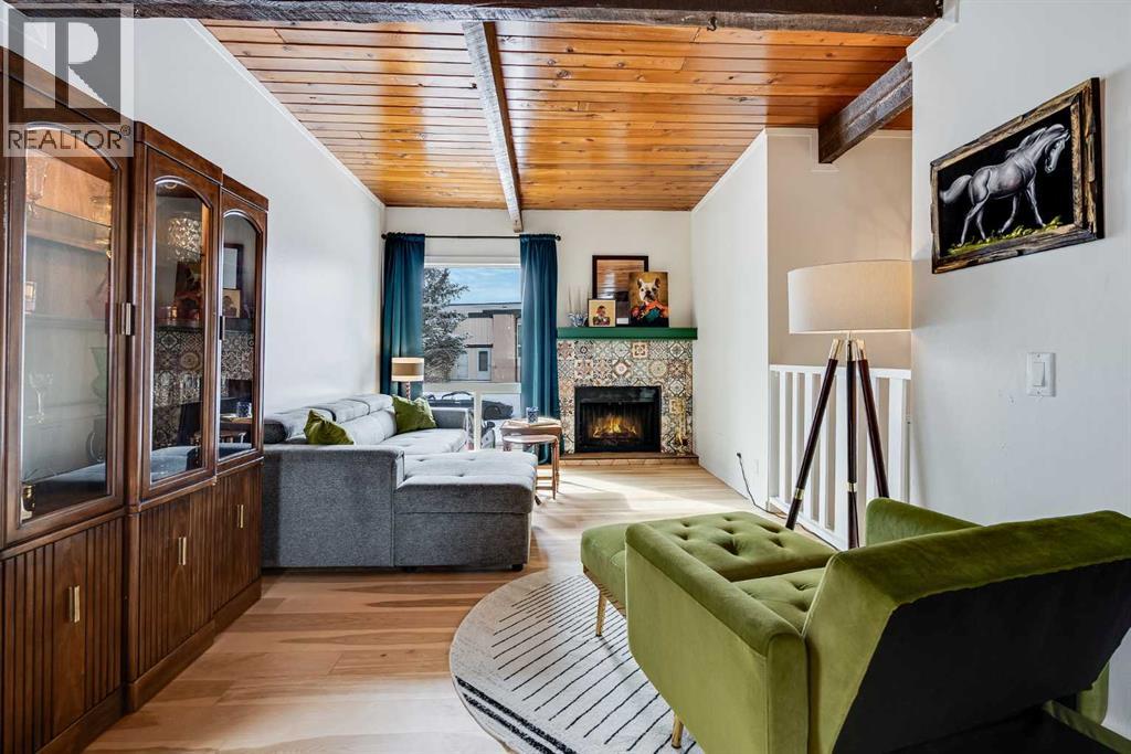 Single Family House Bi-level for Sale in  Oaktree Lane SW Oakridge Calgary 