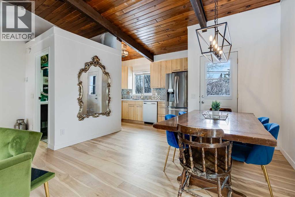 Single Family House Bi-level for Sale in  Oaktree Lane SW Oakridge Calgary 