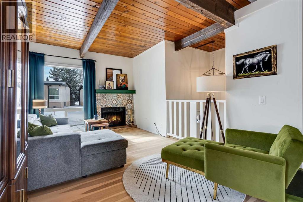 Single Family House Bi-level for Sale in  Oaktree Lane SW Oakridge Calgary 